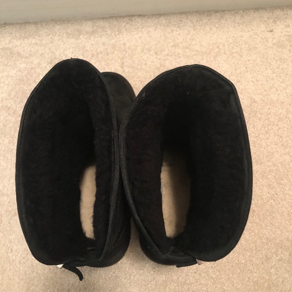 Adorable Ugg boots with bling buckle 🥾 👢 - Picture 3 of 10